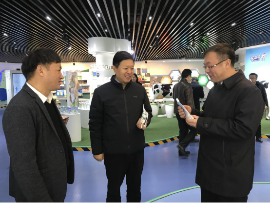 寧夏回族自治區(qū)農(nóng)業(yè)農(nóng)村廳黨組書記、廳長(zhǎng)王剛一行蒞臨花花牛乳業(yè)集團(tuán)調(diào)研